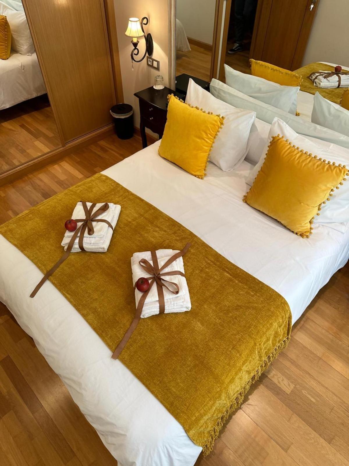 Clarens Guesthouse Cangas De Narcea Exterior foto
