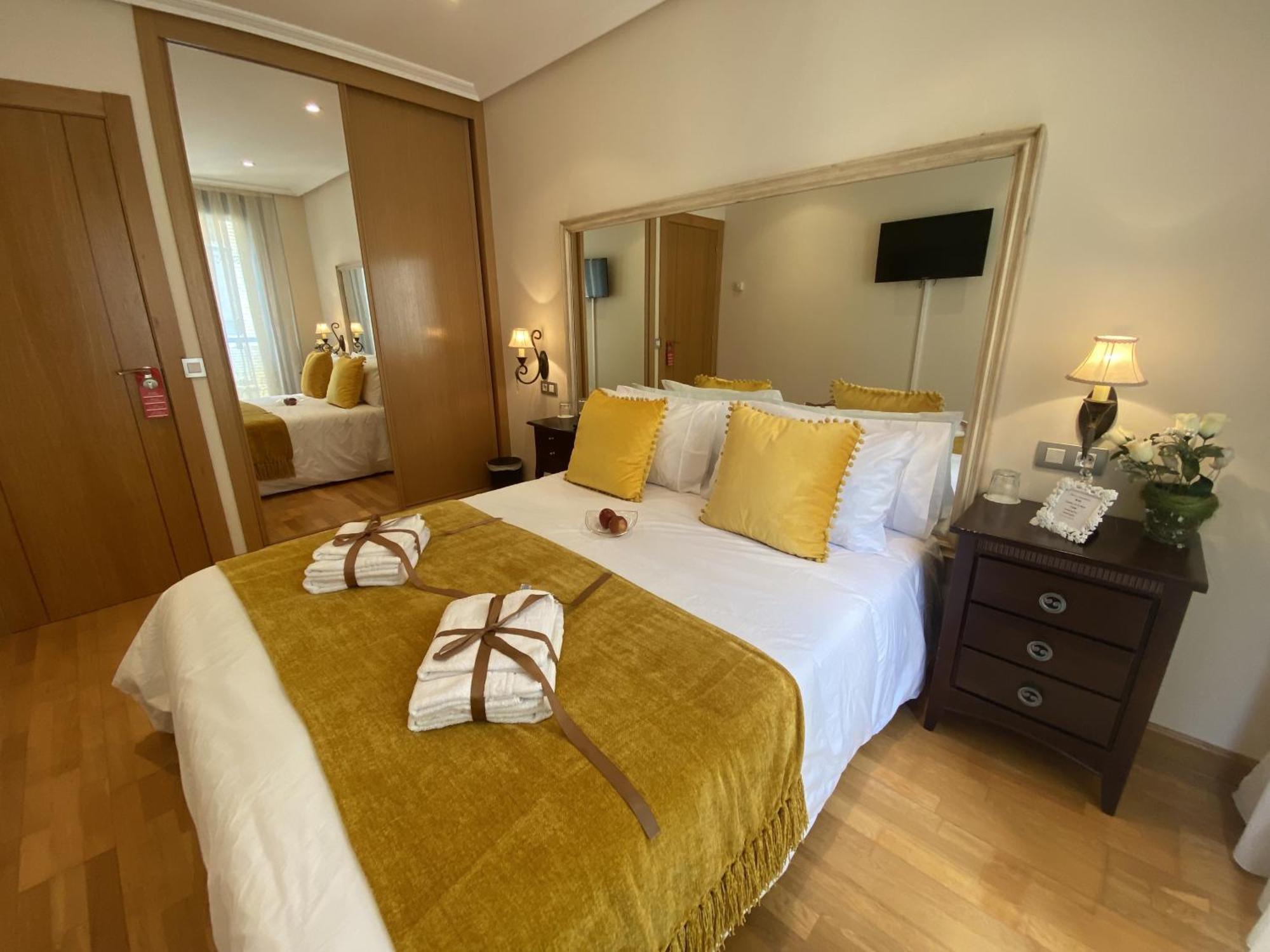 Clarens Guesthouse Cangas De Narcea Exterior foto
