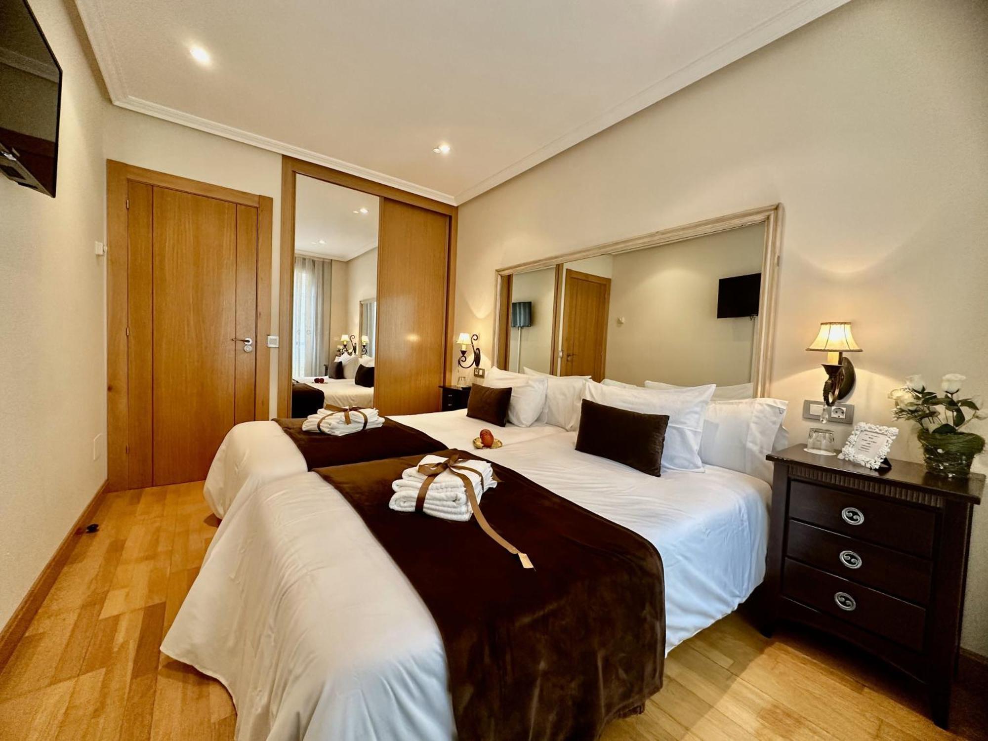 Clarens Guesthouse Cangas De Narcea Exterior foto